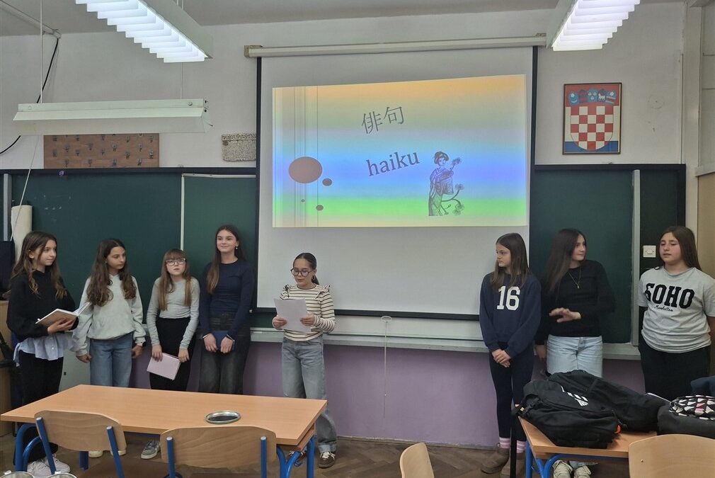 Učenici i umirovljenici zajedno stvarali haiku