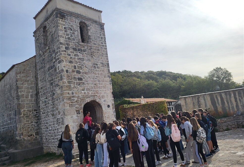 Tragom glagoljice